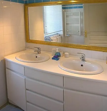 Domaine Sermet Oda ve Kahvaltı 3*