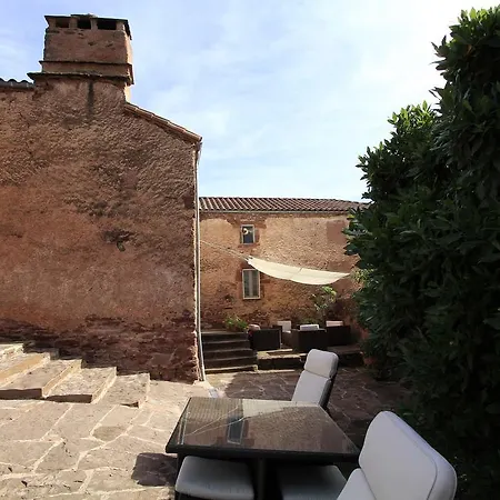 Domaine Sermet Oda ve Kahvaltı 3*