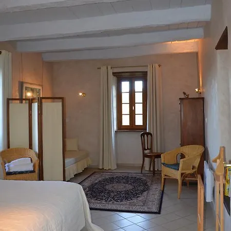 Domaine Sermet Oda ve Kahvaltı 3*